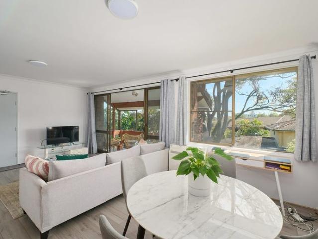 6 MONTH ONLY LEASE FULLY FURNISHED EASTPORT UNIT!