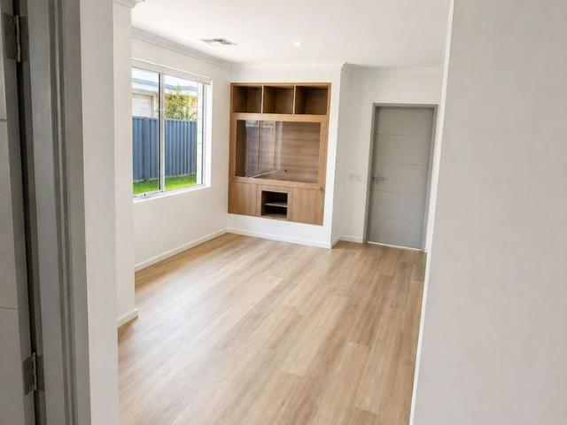 6 Month lease on offer 2 x 1