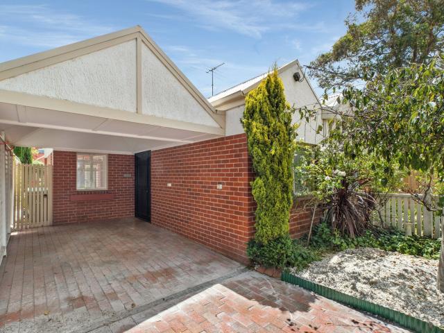 6 Month Lease Surprisingly Spacious Contemporary Living