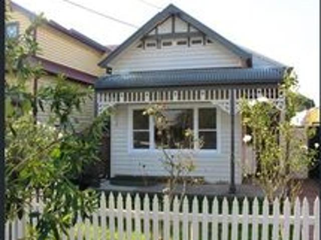 6 MONTH LEASE Two Bedroom Home in Prime Northcote Location