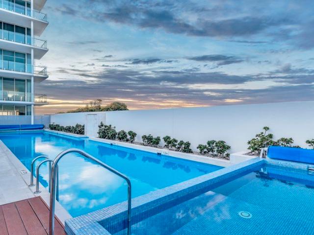 6 months lease only* Fully Furnished 2x2 Apartment with Ocean Views