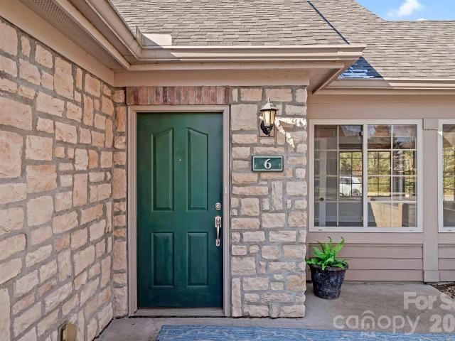 6 Mountain Meadow Circle