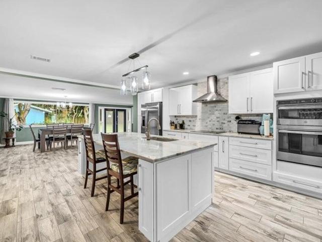 6 NE Bay Ct, Fort Walton Beach, FL 32548