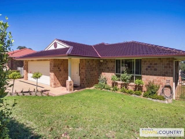 6 Norris Drive, Armidale