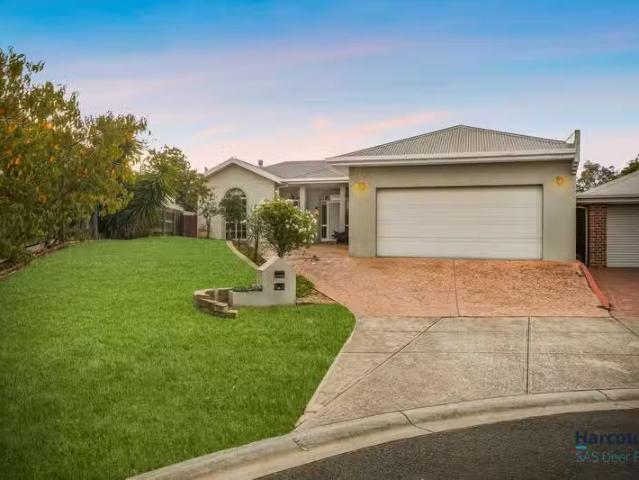 6 Nowie Close, KURUNJANG, VIC 3337 House for Rent