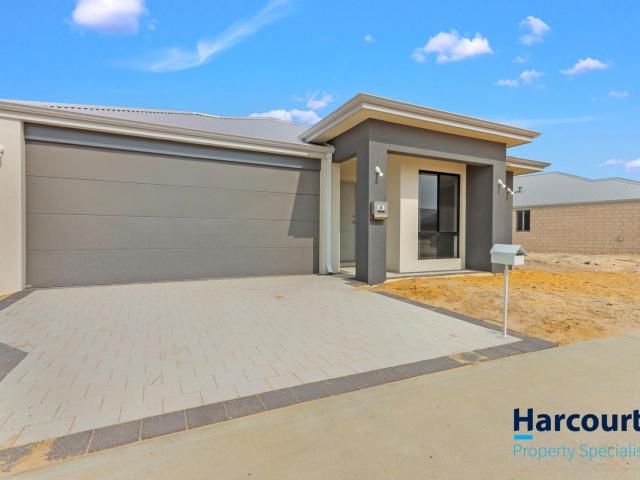 6 Oxley Street, LAKELANDS, WA 6180