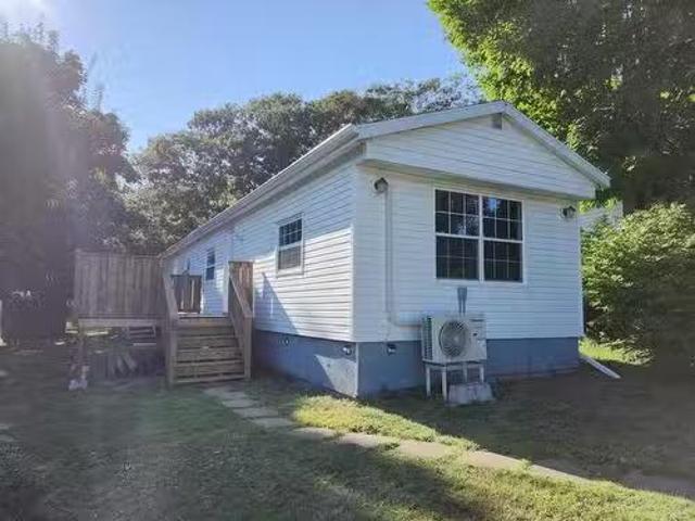 6 Oakwood Crescent, Charlottetown, PE, C1A 6R1 house for sal.