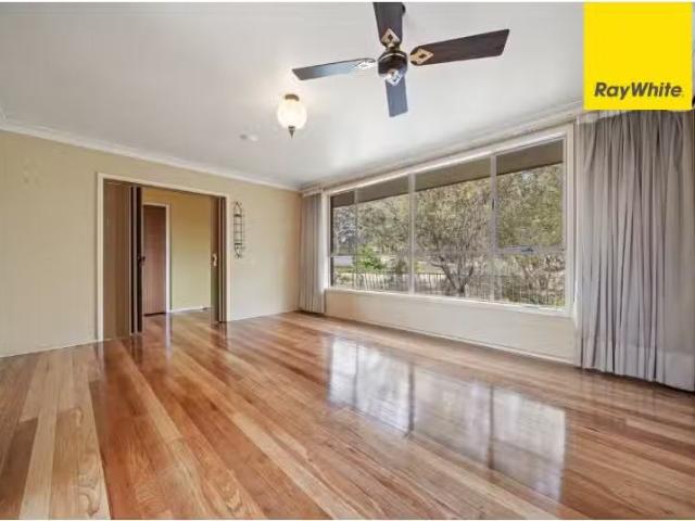 6 Ogilby Crescent, PAGE House for rent Listed by Octavia What.