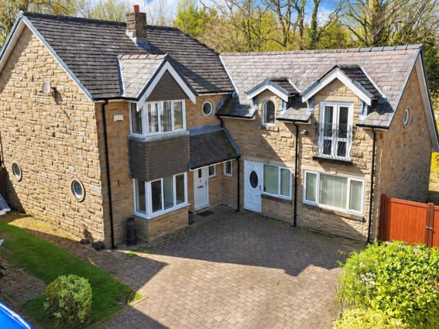6 Olde Stoneheath Court, Long Lane, Heath Charnock PR6, 4 bed detached house to rent, £1,650 pcm | PrimeLocation