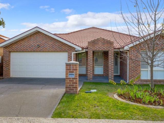 6 Adlard Place, Gungahlin