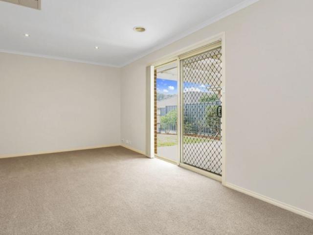 6 Adlard Place, Gungahlin