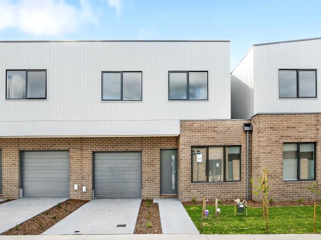6 All Spice Wy, Cranbourne East VIC 3977 Townhouse For Rent | Domain