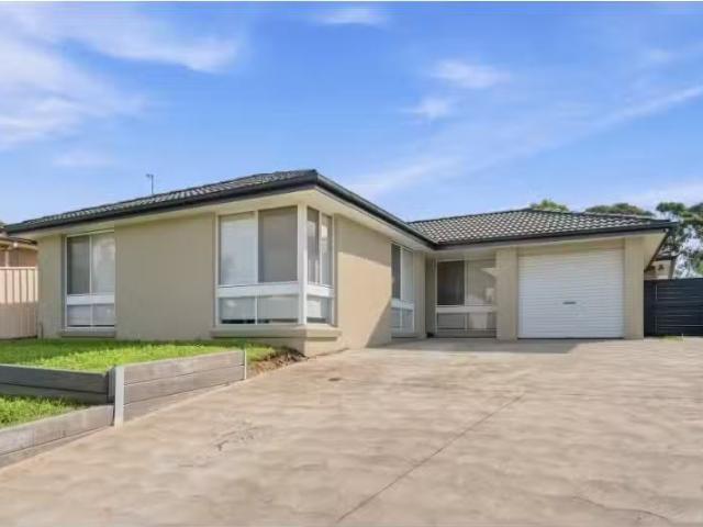 6 Antoinette Avenue, Narellan Vale House for rent Listed by D.