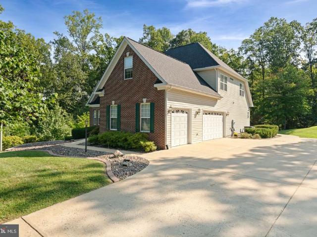 6 Arden Lane