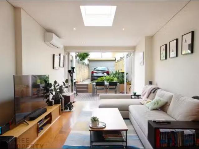 6 Artlett Street, Edgecliff Townhouse for rent Listed by Minh.