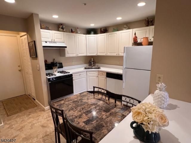 6 Buchanon Ct