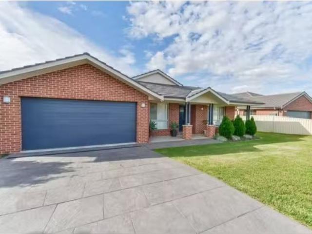 6 Baker Clos Calala Nsw 2340, Calala House for rent Listed by.