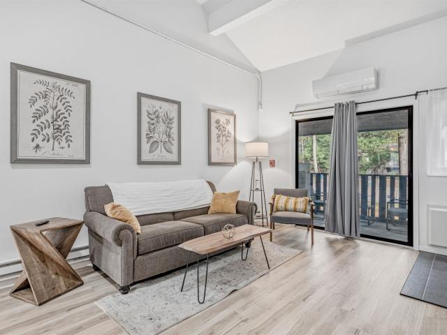 6 Balsam Trail
