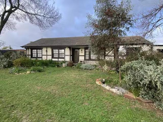 6 Barrington Crescent, Salisbury East, SA 5109