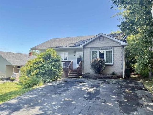 6 Beacon Street, Dartmouth, NS, B2Y 1Y2 house for sale | Listing ID 202618 | Royal LePage