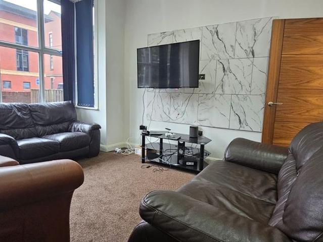 6 Bed 14 Ash Road, Headingley, Leeds LS6 3HD Student