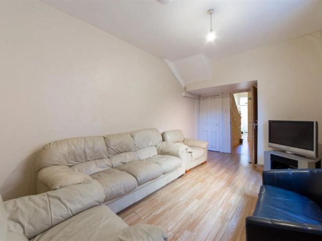 6 bed terraced house to rent in Cavendish Place, Jesmond, NE2