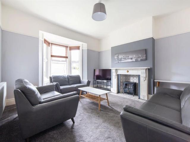 6 bed terraced house to rent in Holly Avenue, Jesmond, NE2