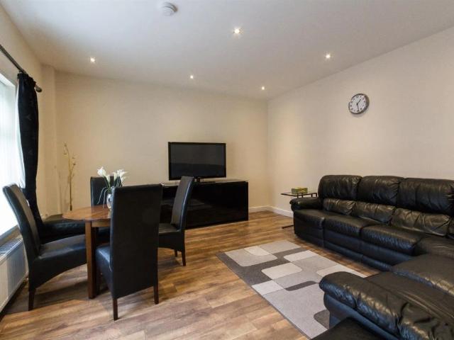 6 bed terraced house to rent in Holly Avenue, Jesmond, NE2