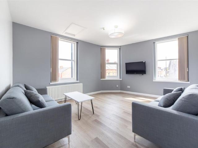 6 bed apartment to rent in Heaton Road, Heaton, NE6