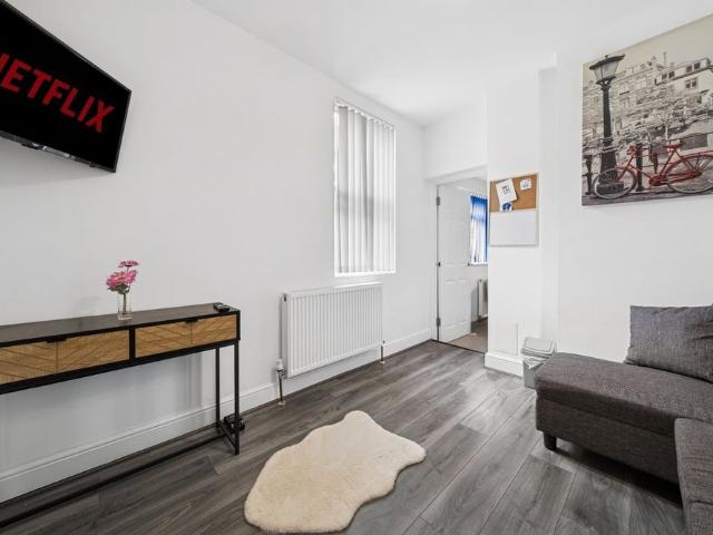 6 Bed Detached House, Belle Vue Road, BS5