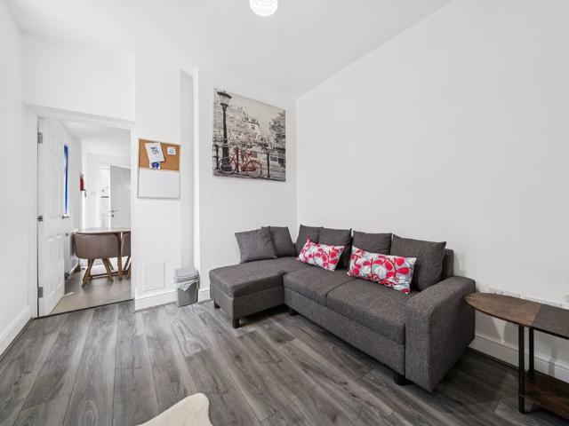 6 Bed Detached House, Belle Vue Road, BS5