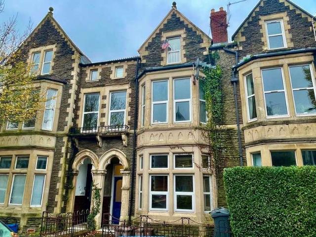 6 bed flat for sale