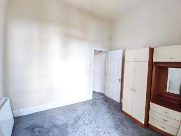 6 bed flat for sale