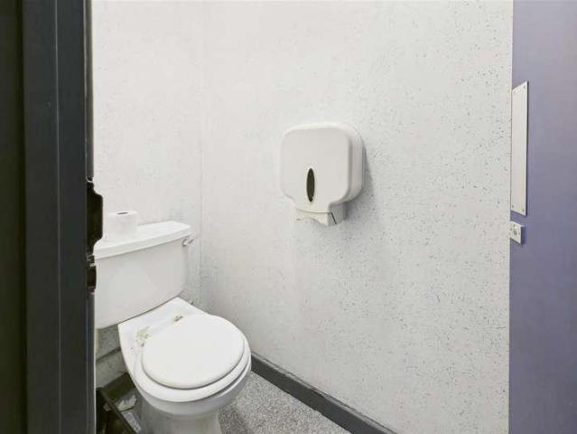 6 bed flat for sale