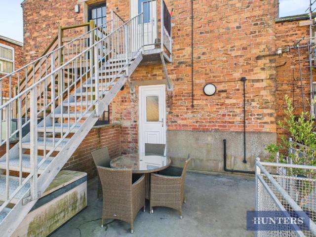 6 bed flat for sale