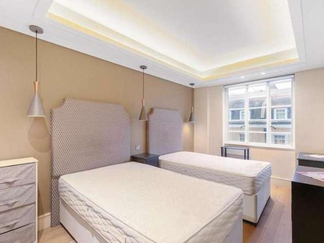 6 bed flat for sale