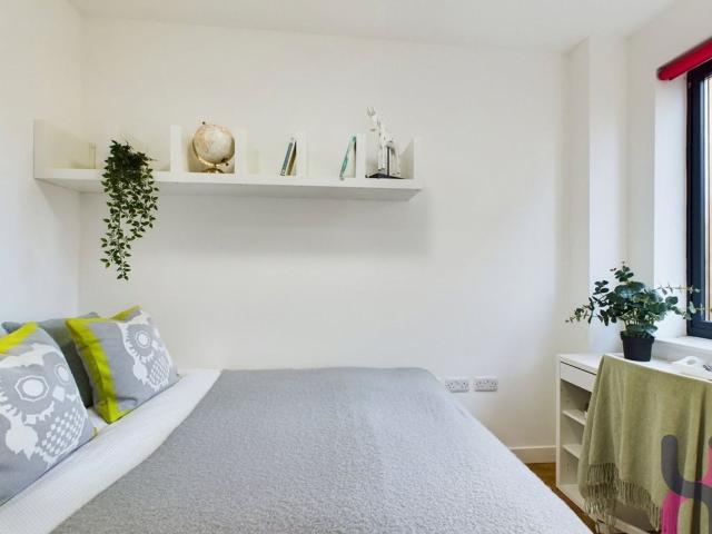 6 bed flat to let in Liverpool