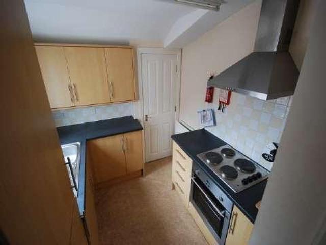 6 bed flat to rent