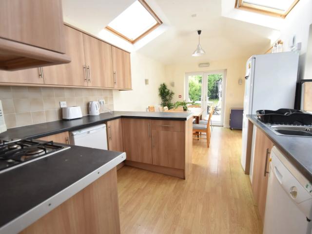 6 bed house to rent in Minny Street, Cathays, CF24
