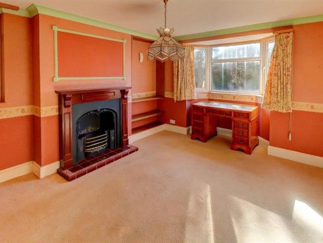 6 BED House To rent