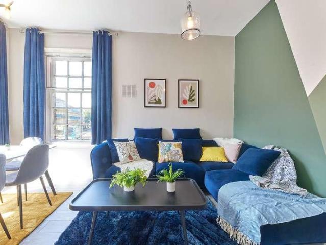6 bed house to rent