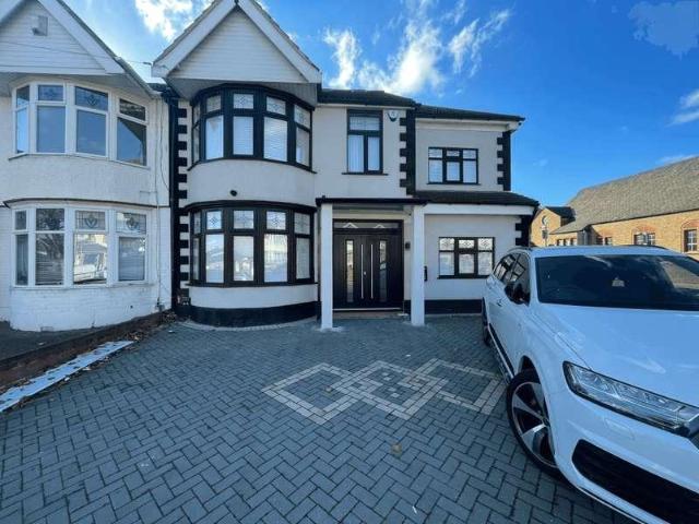 6 bed house to rent