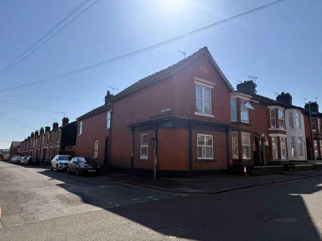 6 bed house to rent