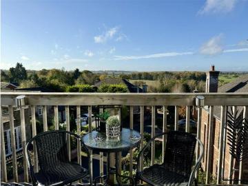 6 bed house for sale