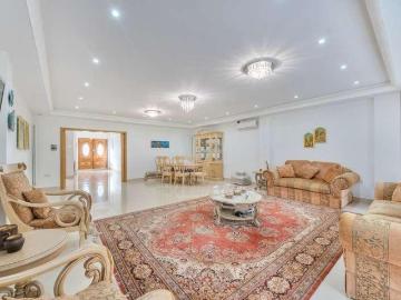 6 bed house for sale