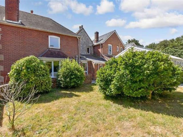 6 bed house for sale