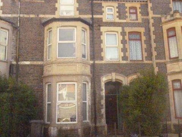 6 bed house for sale
