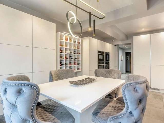 6 bed house for sale