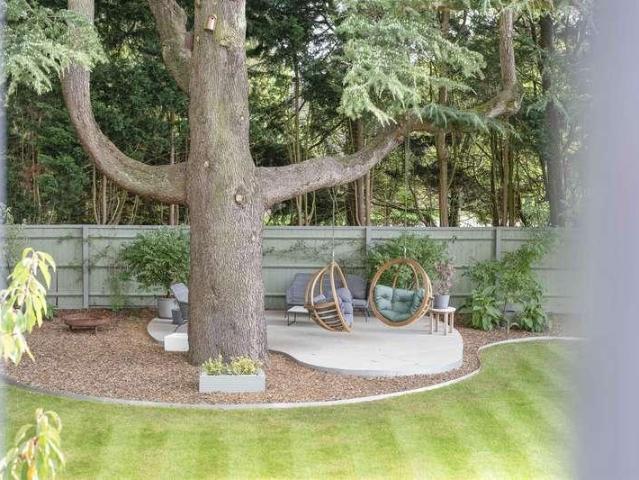 6 bed house for sale