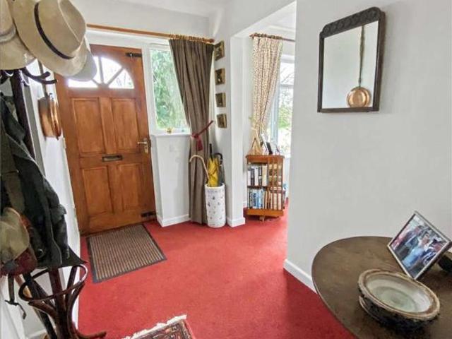 5 bed house for sale